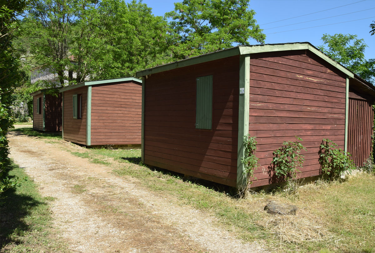 Chalet au camping, chemin d'accès