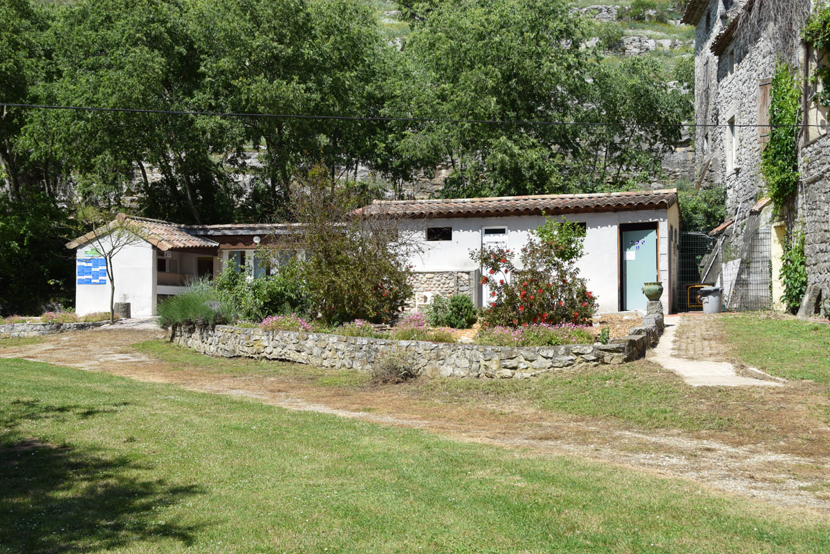 Sanitary facilities at the Chaulet Village campsite